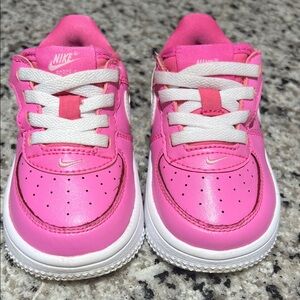 Nike Force1 Low EasyOn toddler size 6c pink and White Sneakers